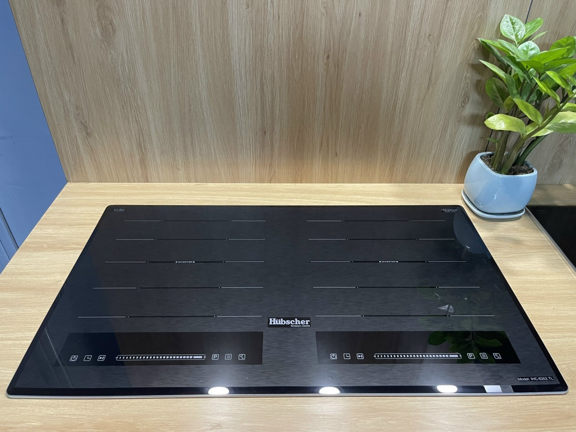 Có nên mua bếp từ Hubscher IHC-6262.TL không?