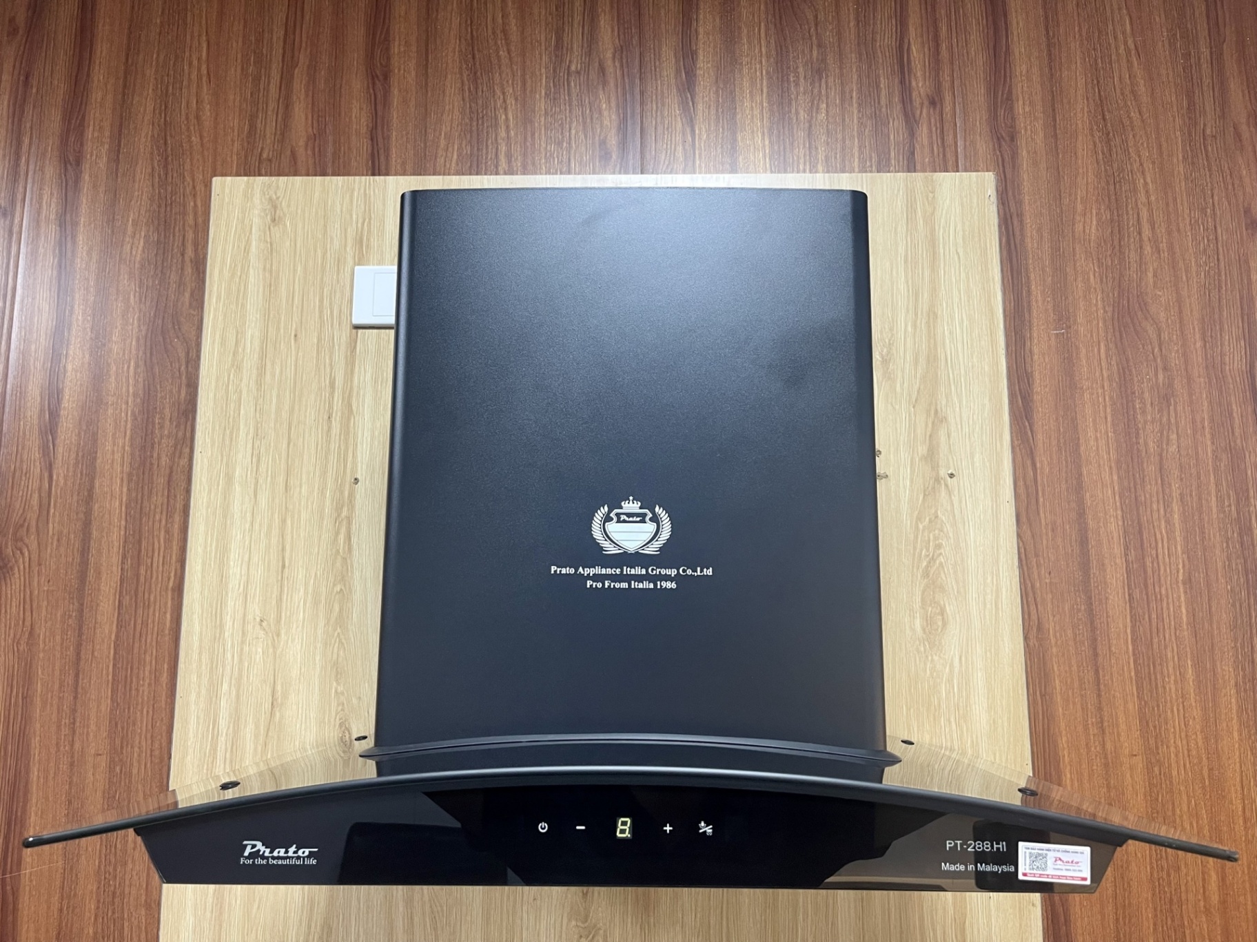 Máy hút mùi Prato kính cong Model PT-288.H1